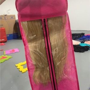 Cashmere hair sunset blonde
18" clip in extensions
